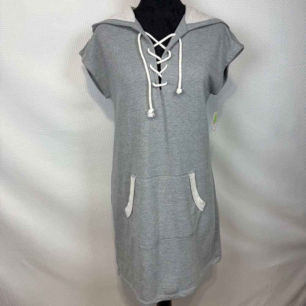 Flirtitude Active Pullover Athleisure Gray Hooded Lace-Up V-neck NWT Size Small